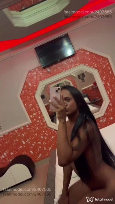 Acompanhante mulher trans morena (o) de olhos castanhos - Kemilly