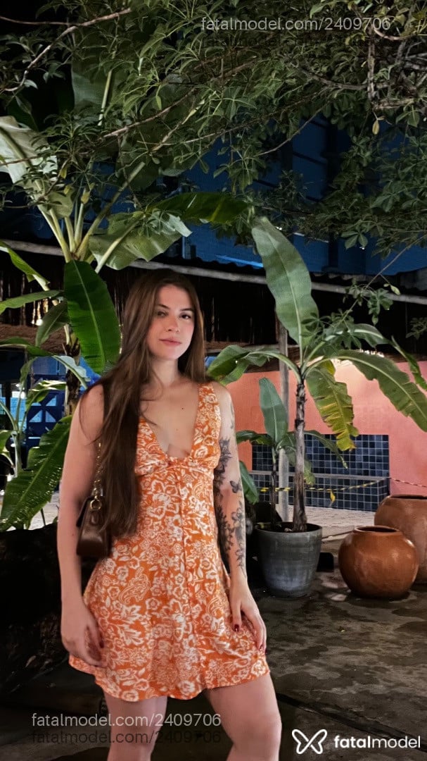 Acompanhante mulher com cabelo castanho de olhos castanhos - Angel Acompanhante mulher com cabelo castanho de olhos castanhos - Angel