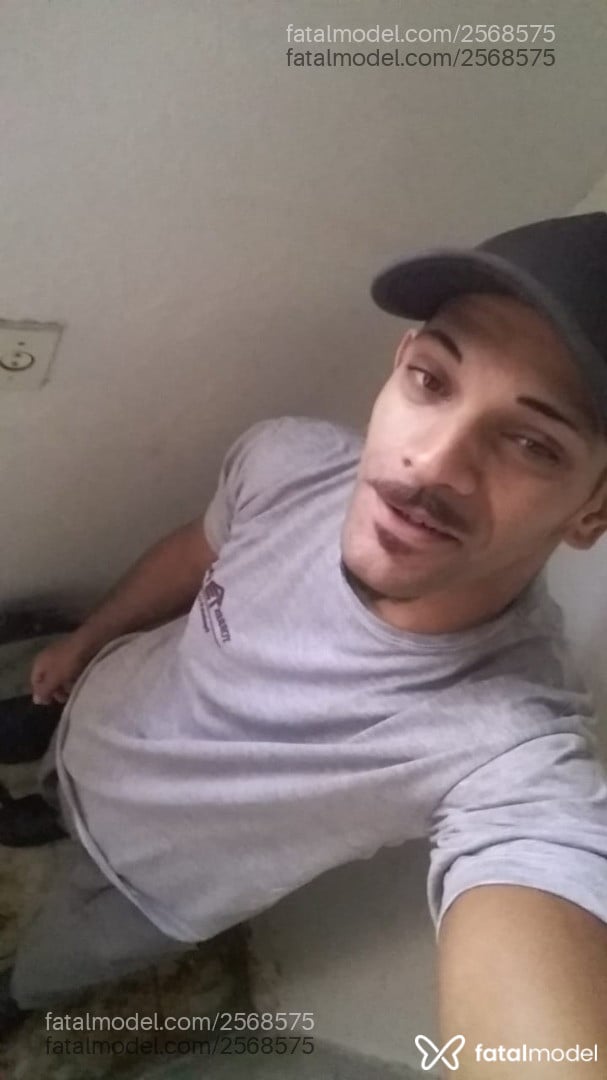 Acompanhante homem com cabelo castanho de olhos pretos em Petrópolis - Cachorrão