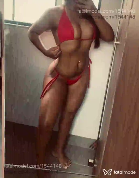 Acompanhante mulher morena (o) de olhos mel em Sinop - Carla