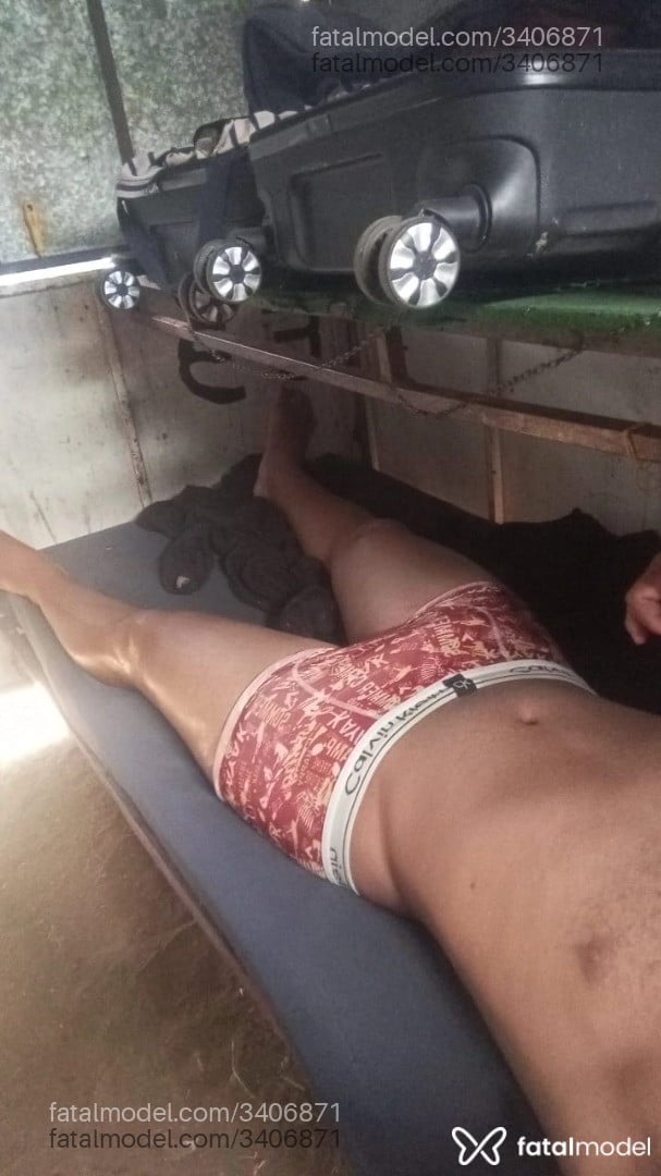 Acompanhante homem com cabelo grisalho de olhos pretos em Vitória da Conquista - Lucas Alencar
