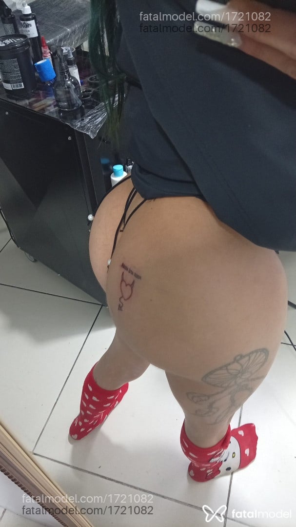 Acompanhante mulher trans com cabelo castanho de olhos mel em Santa Cruz do Sul - Haryel Lemoss