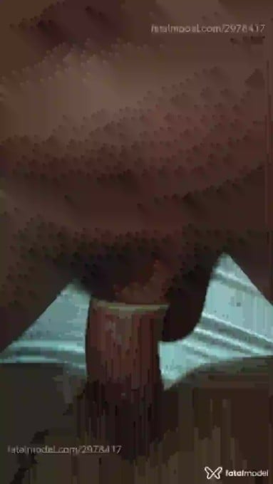Acompanhante homem com cabelo castanho de olhos castanhos - Léo Acompanhante homem com cabelo castanho de olhos castanhos - Léo