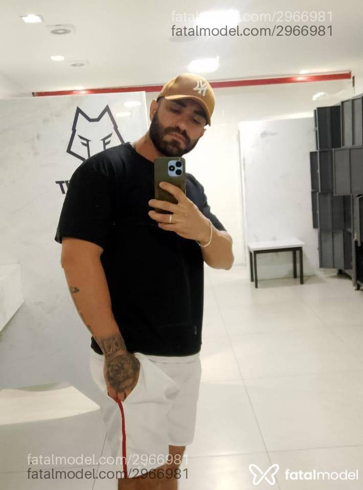 Acompanhante homem com cabelo castanho de olhos castanhos em São Paulo - Henrique Ribeiro