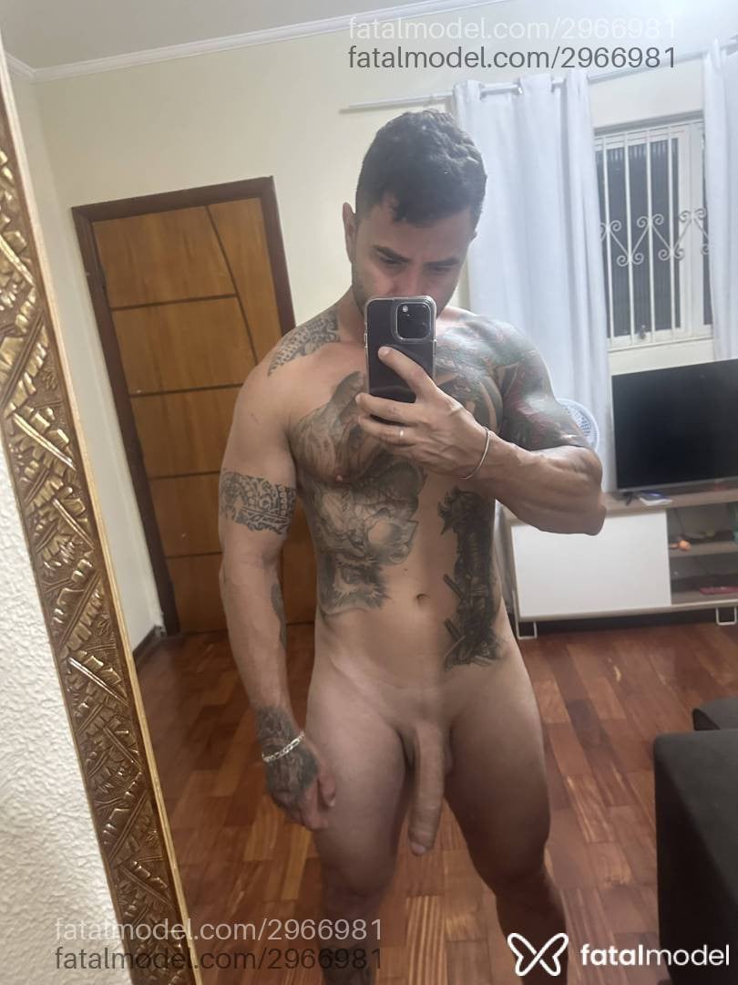 Acompanhante homem com cabelo castanho de olhos castanhos em São Paulo - Henrique Ribeiro
