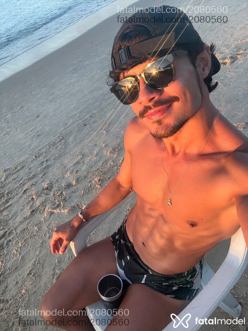 Acompanhante homem morena (o) de olhos pretos - Marlon Acompanhante homem morena (o) de olhos pretos - Marlon