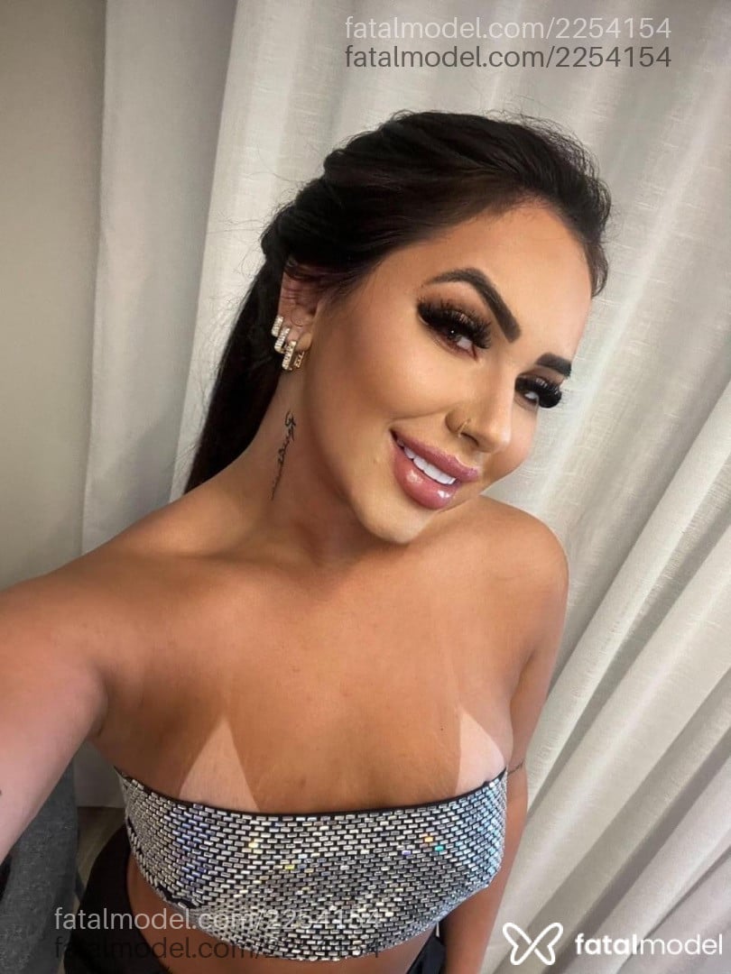 Acompanhante mulher morena (o) de olhos mel em Goiânia - Letícia Valmont