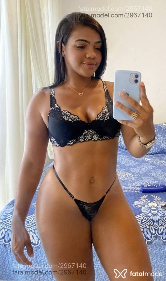 Acompanhante mulher morena (o) de olhos castanhos - Ayla Pacheco