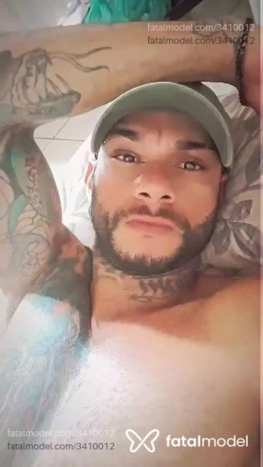 Acompanhante homem com cabelo castanho de olhos castanhos em Virtual Acompanhante homem com cabelo castanho de olhos castanhos em Virtual - Brabo