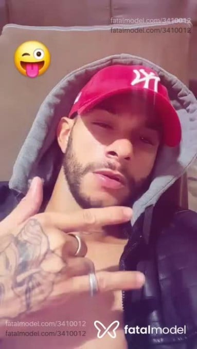 Acompanhante homem com cabelo castanho de olhos castanhos em Virtual Acompanhante homem com cabelo castanho de olhos castanhos em Virtual - Brabo