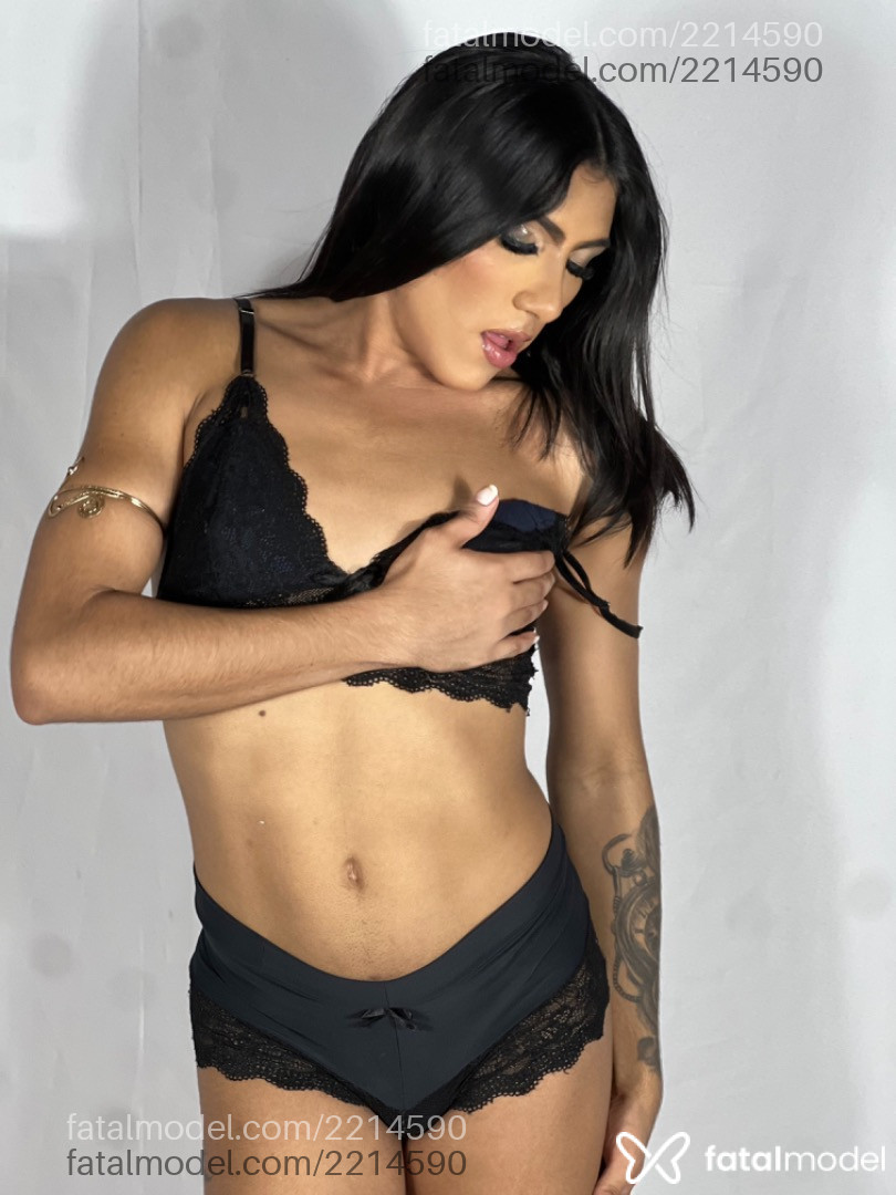 Acompanhante mulher trans morena (o) de olhos mel - Emilly