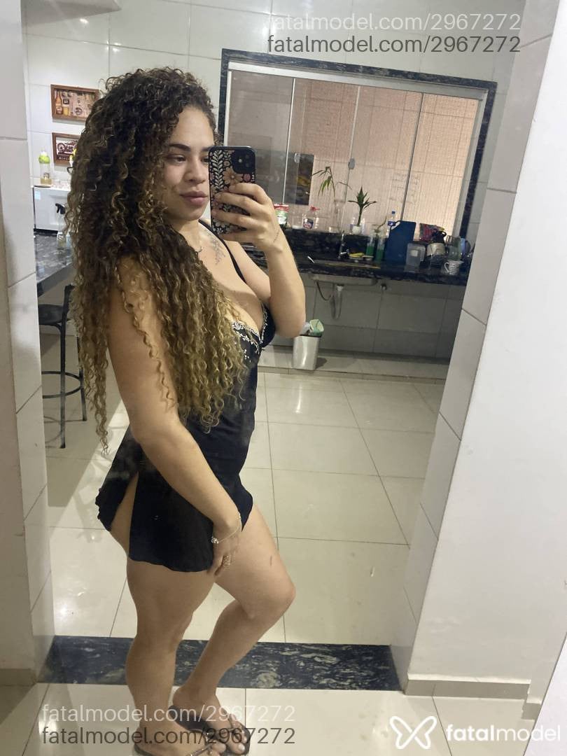 Acompanhante mulher loira (o) de olhos mel em Linhares - Raika
