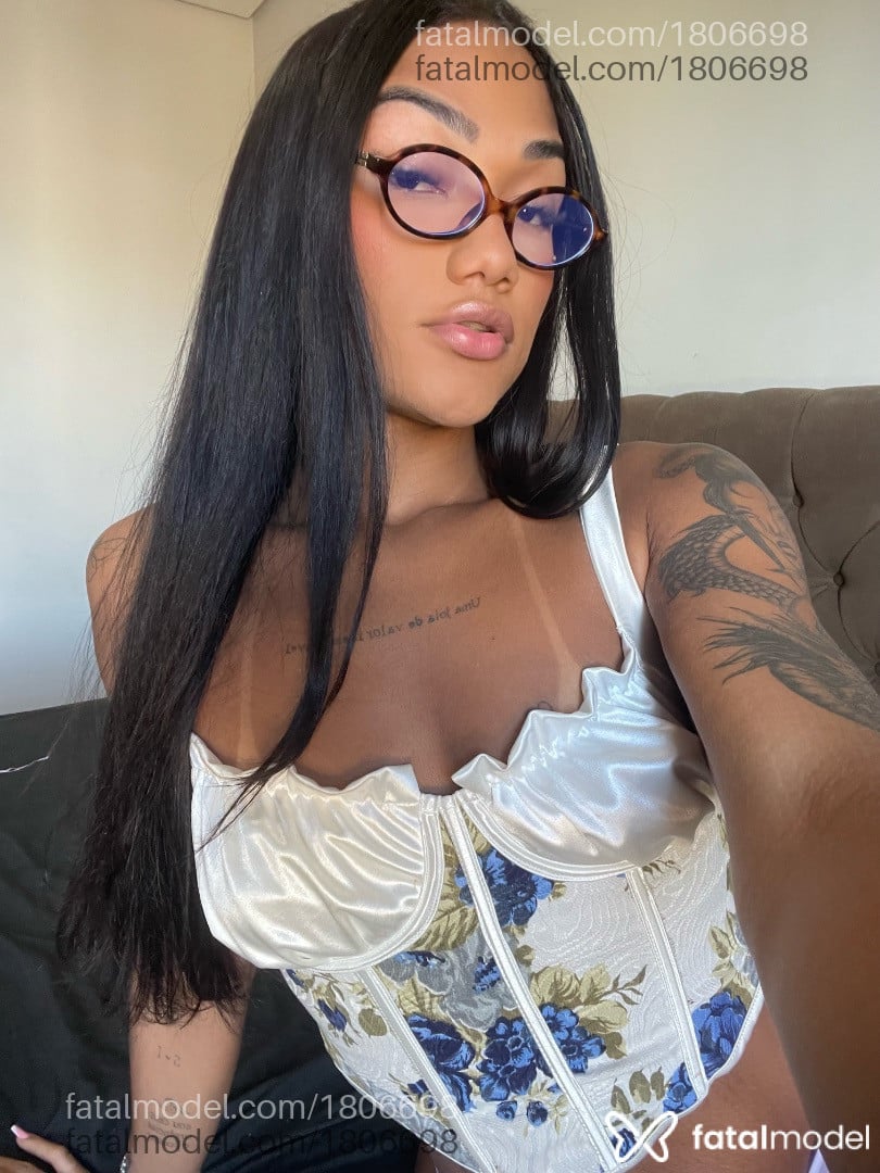 Acompanhante mulher trans morena (o) de olhos pretos em Luís Eduardo Magalhães - Jade Gomes