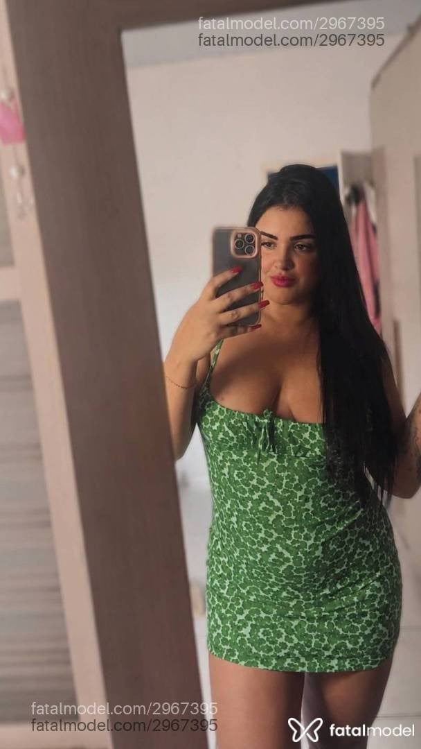 Acompanhante mulher morena (o) de olhos mel - Carolina