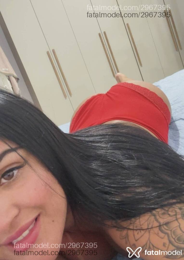 Acompanhante mulher morena (o) de olhos mel - Carolina