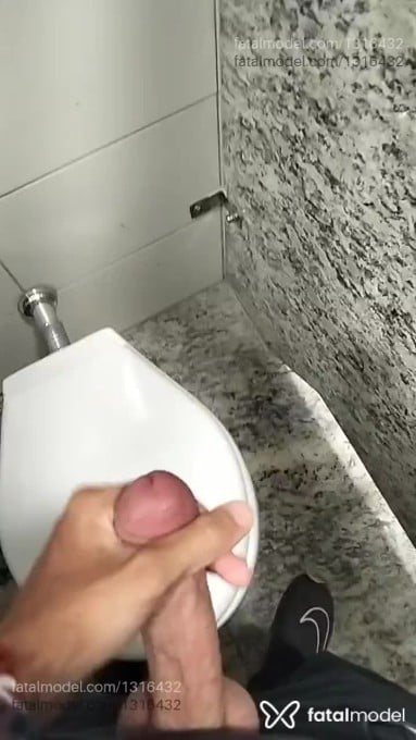 Acompanhante homem com cabelo castanho de olhos castanhos em Barreiras Acompanhante homem com cabelo castanho de olhos castanhos em Barreiras - Twink