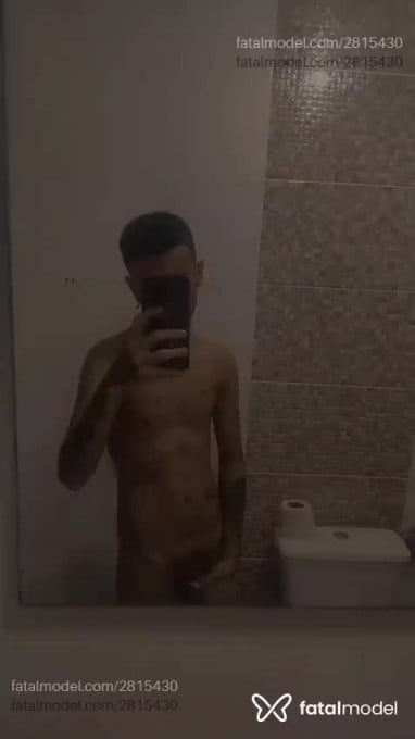 Acompanhante homem com cabelo castanho de olhos castanhos - Gean Duarte Acompanhante homem com cabelo castanho de olhos castanhos - Gean Duarte