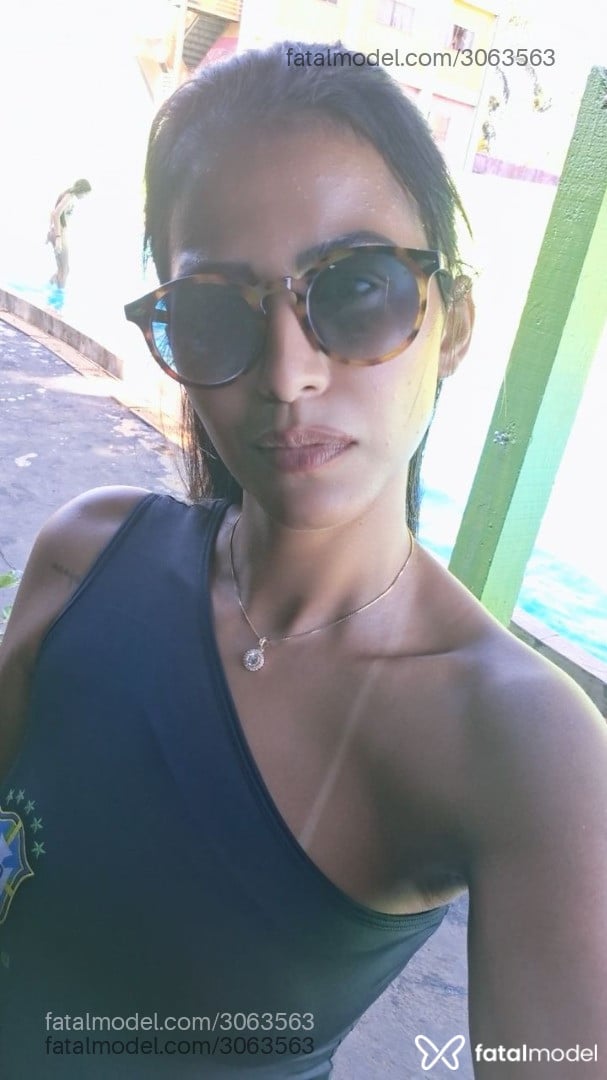 Acompanhante mulher morena (o) de olhos castanhos em São José do Rio Preto - Barbara