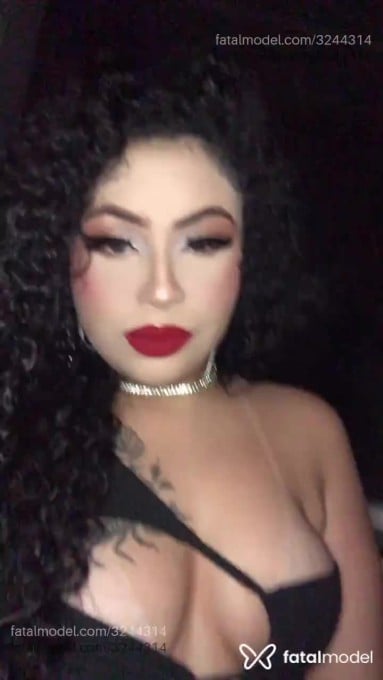 Acompanhante mulher morena (o) de olhos azuis em Goiânia Acompanhante mulher morena (o) de olhos azuis em Goiânia - Xlaih