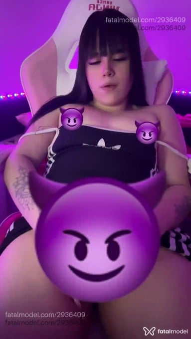 Acompanhante mulher trans morena (o) de olhos castanhos - Karolsinhax Acompanhante mulher trans morena (o) de olhos castanhos - Karolsinhax
