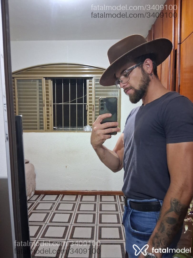 Acompanhante homem loira (o) de olhos verdes em Uberlândia Acompanhante homem loira (o) de olhos verdes em Uberlândia - Rafinha Santos
