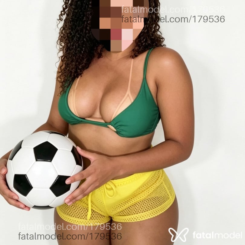 Acompanhante mulher com cabelo castanho de olhos castanhos em Serra - DADAI