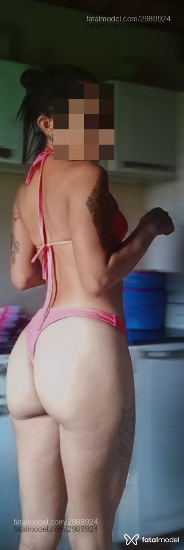 Acompanhante mulher com cabelo castanho de olhos castanhos - Chimena Acompanhante mulher com cabelo castanho de olhos castanhos - Chimena