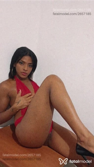 Acompanhante mulher trans com cabelo castanho de olhos castanhos em Jaguariúna - Jhenyy
