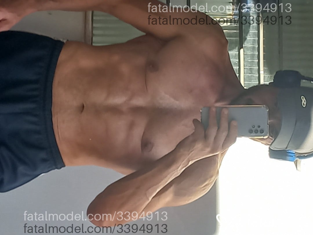 Acompanhante homem com cabelo castanho de olhos pretos em Goiânia - Ricardo Santos