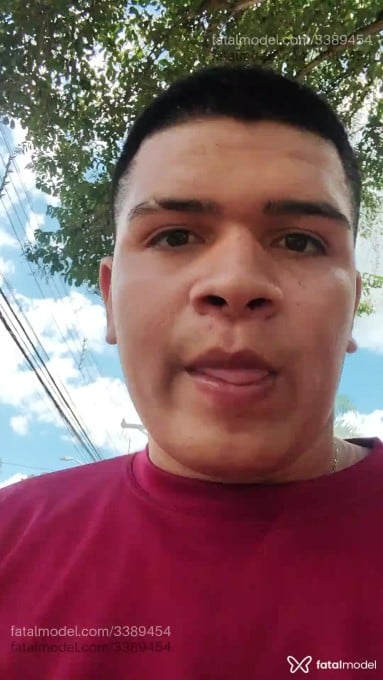 Acompanhante homem morena (o) de olhos castanhos - Felipe