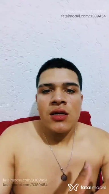Acompanhante homem morena (o) de olhos castanhos - Felipe