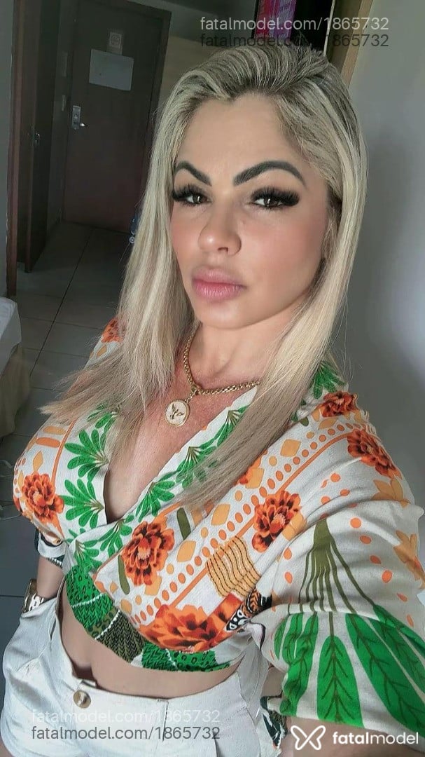 Acompanhante mulher loira (o) de olhos mel - Mirella Rios Acompanhante mulher loira (o) de olhos mel - Mirella Rios