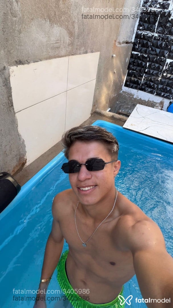 Acompanhante homem com cabelo castanho de olhos castanhos em Goiânia - Luiz Fernando