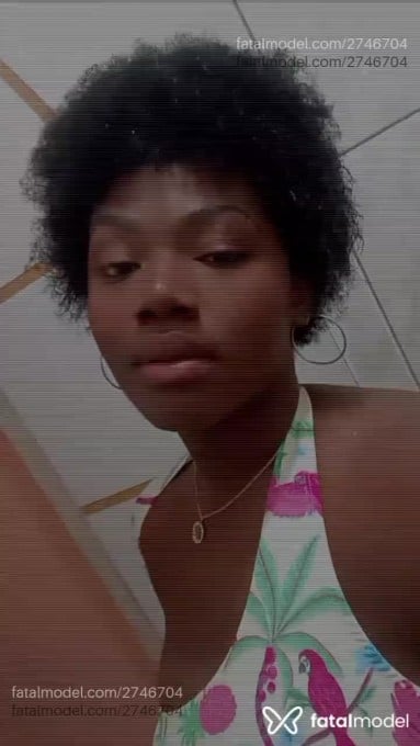 Acompanhante mulher morena (o) de olhos castanhos em Virtual - Uvinha