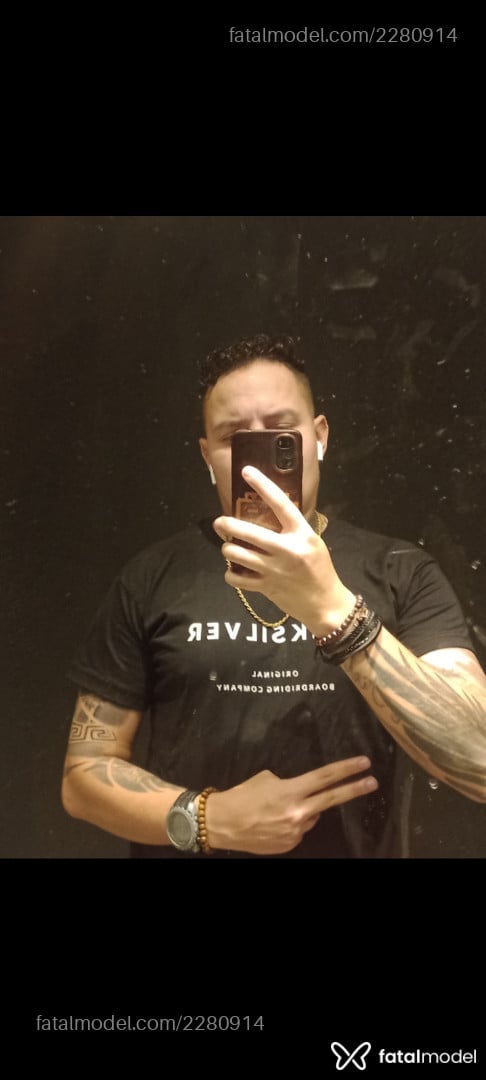 Acompanhante homem morena (o) de olhos verdes em Gramado - Thiago Volk