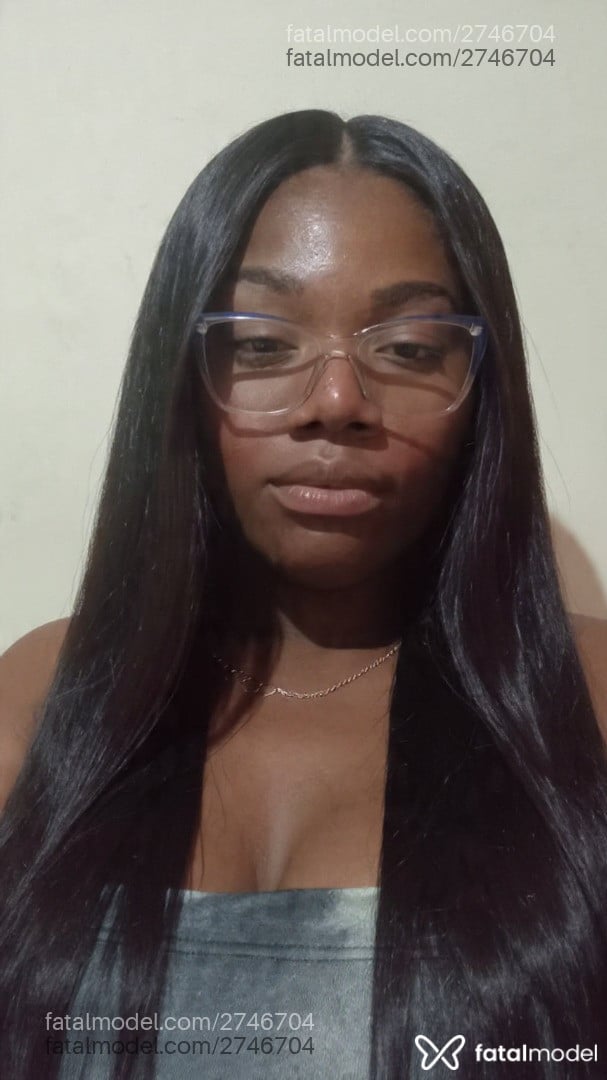 Acompanhante mulher morena (o) de olhos castanhos em Virtual - Uvinha