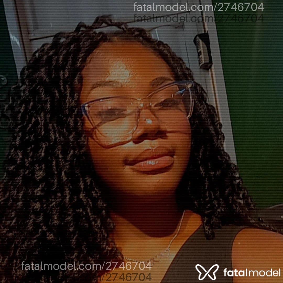 Acompanhante mulher morena (o) de olhos castanhos em Virtual - Uvinha