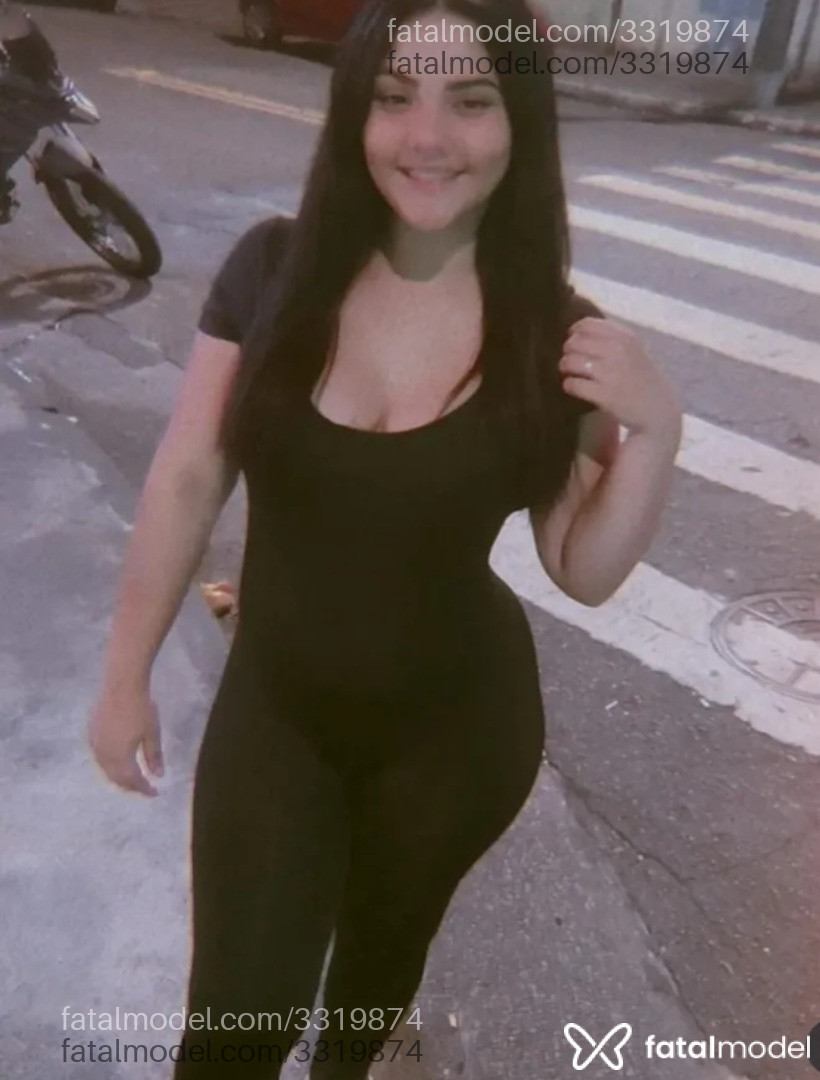 Acompanhante mulher com cabelo castanho de olhos castanhos - Lívia Araujo Acompanhante mulher com cabelo castanho de olhos castanhos - Lívia Araujo