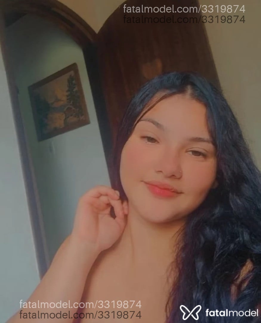 Acompanhante mulher com cabelo castanho de olhos castanhos - Lívia Araujo Acompanhante mulher com cabelo castanho de olhos castanhos - Lívia Araujo