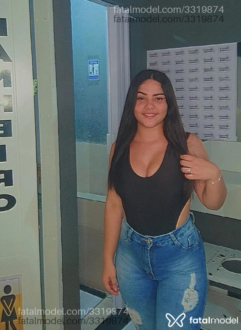 Acompanhante mulher com cabelo castanho de olhos castanhos - Lívia Araujo Acompanhante mulher com cabelo castanho de olhos castanhos - Lívia Araujo