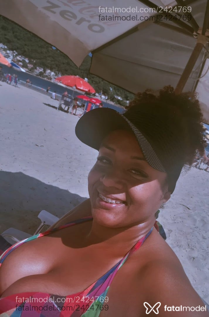 Acompanhante mulher morena (o) de olhos castanhos em São Vicente - Natalie