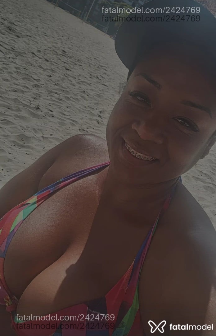 Acompanhante mulher morena (o) de olhos castanhos em São Vicente - Natalie