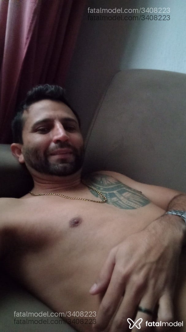 Acompanhante homem com cabelo castanho de olhos castanhos em São Paulo Acompanhante homem com cabelo castanho de olhos castanhos em São Paulo - Joseph Britadeira