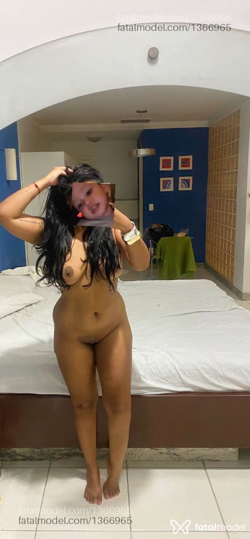 Acompanhante mulher com cabelo castanho de olhos pretos em Camocim - Daninha