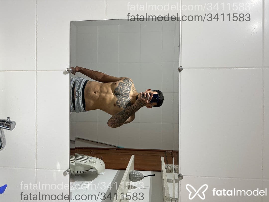 Acompanhante homem morena (o) de olhos castanhos em Curitiba - Lucas Dom