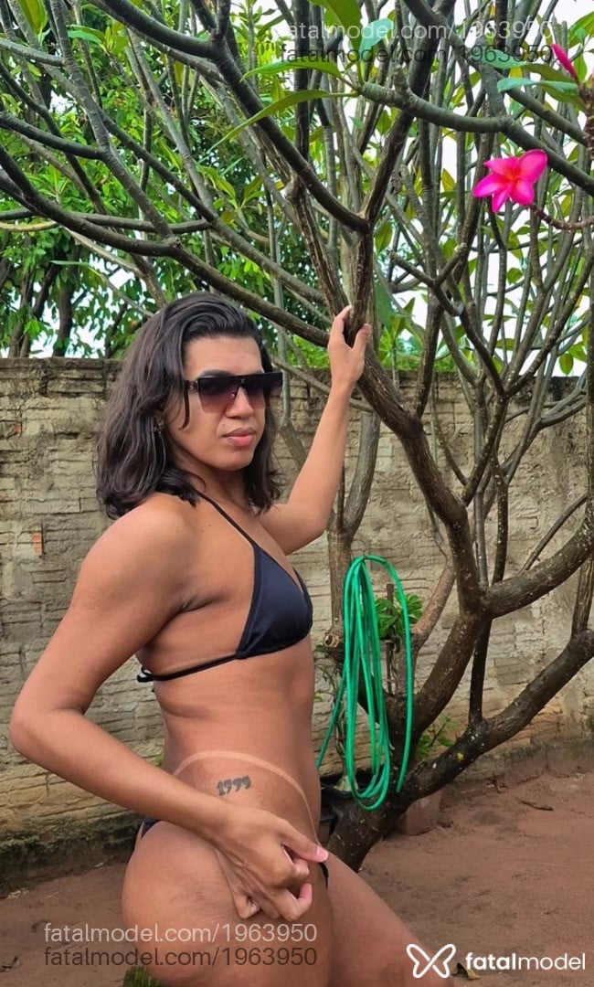 Acompanhante mulher trans com cabelo castanho de olhos castanhos em Ribeirão Cascalheira Acompanhante mulher trans com cabelo castanho de olhos castanhos em Ribeirão Cascalheira - Paola Suellen