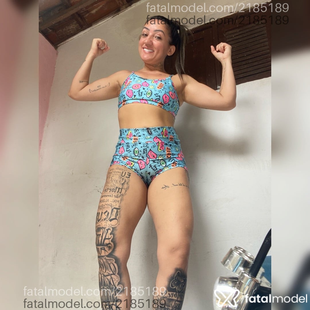 Acompanhante mulher com cabelo colorido de olhos castanhos em Parnamirim - Ah Cabulozinha