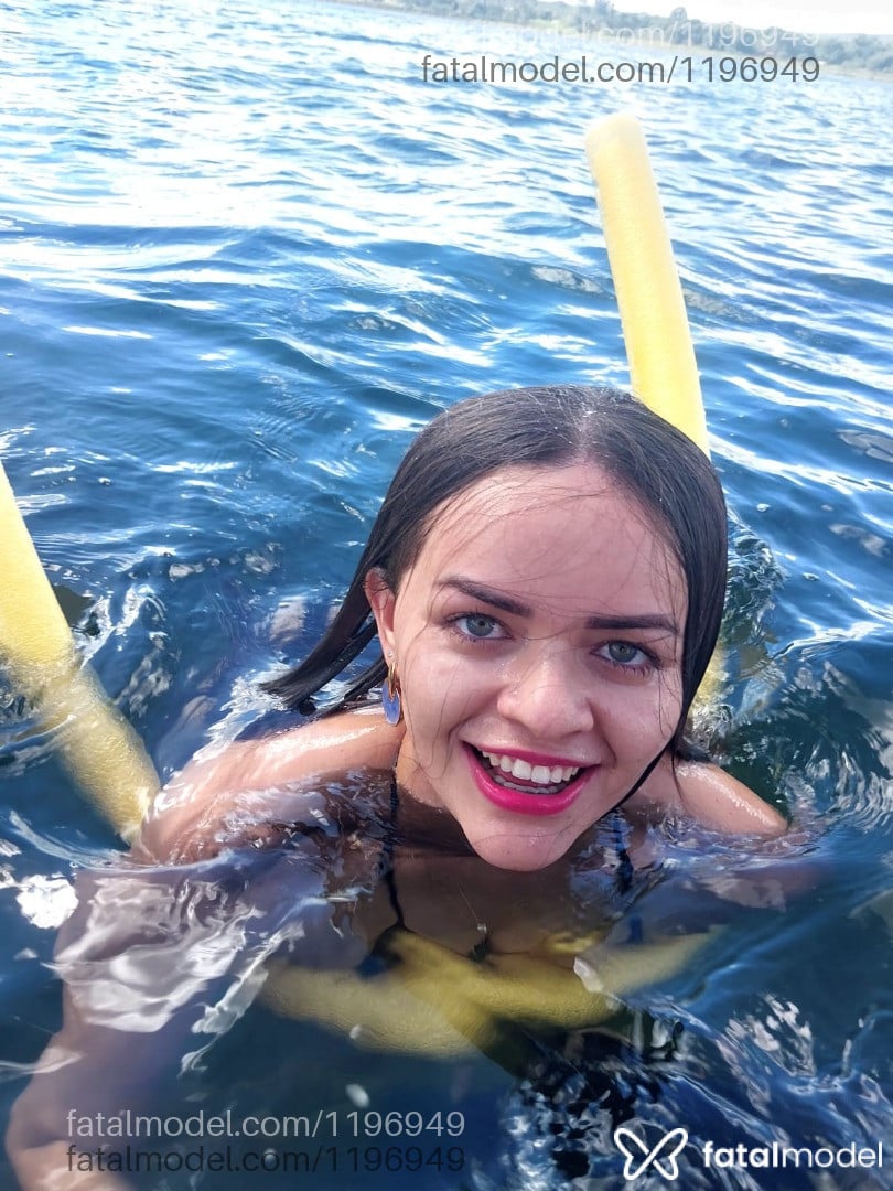 Acompanhante mulher loira (o) de olhos azuis em Virtual - YSA MODELLO