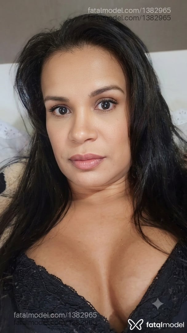 Acompanhante mulher trans com cabelo castanho de olhos castanhos em Porto Alegre - Thais Souza