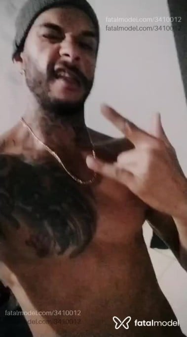 Acompanhante homem com cabelo castanho de olhos castanhos - Brabo